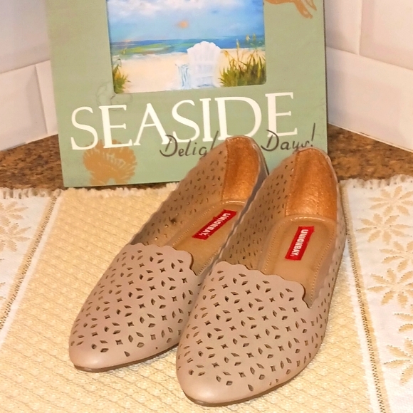 Union Bay Women's Blush Colored Slip on Flats Size 8M - Picture 1 of 11